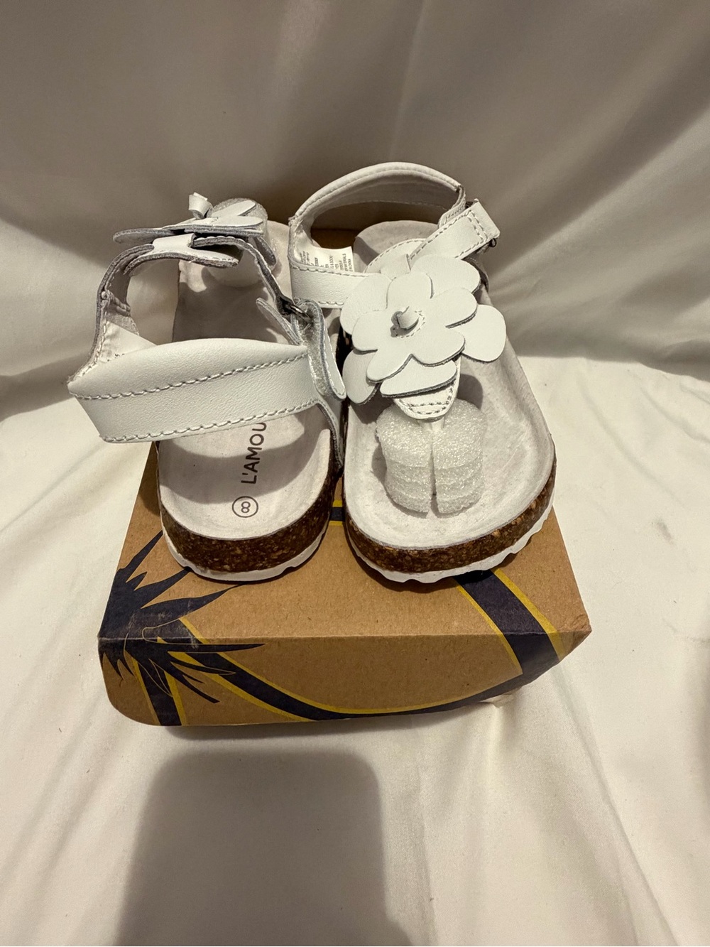 NWT LAmour White Flower Thong Sandal Size 8 Toddler Cork Footbed